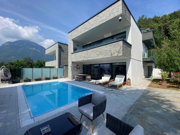 casa indipendente in vendita a Menaggio