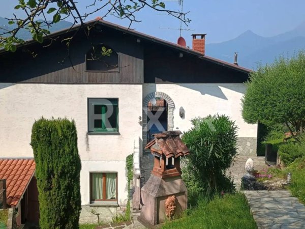 casa indipendente in vendita a Menaggio