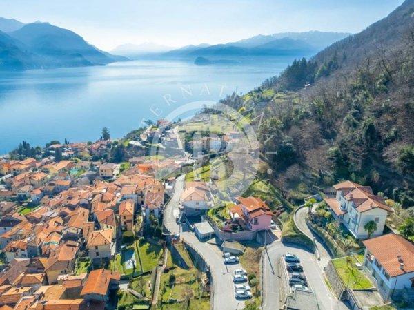 casa indipendente in vendita a Menaggio