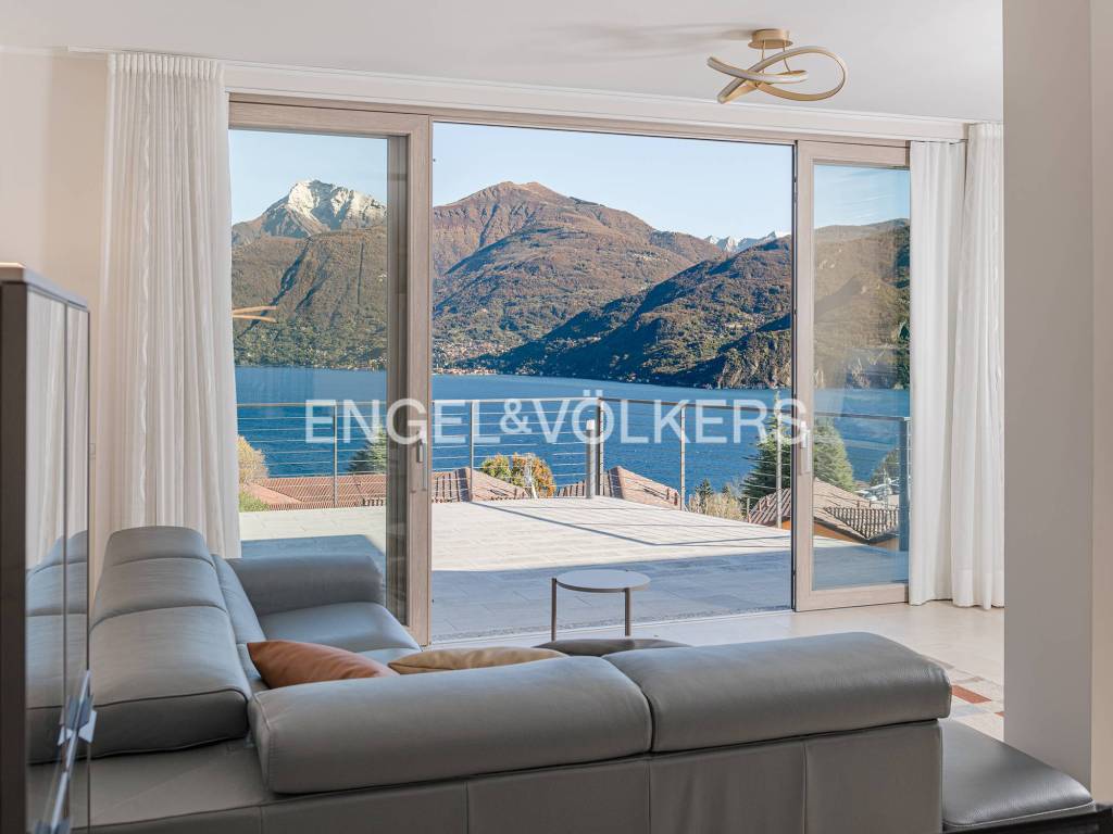 casa indipendente in vendita a Menaggio