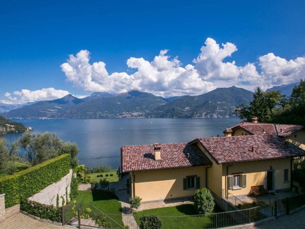 casa indipendente in vendita a Menaggio in zona Nobiallo