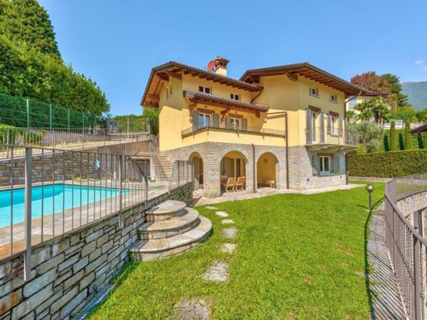 casa indipendente in vendita a Menaggio in zona Nobiallo