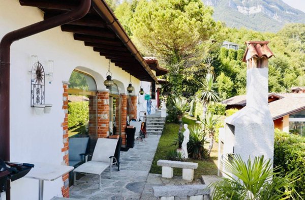 casa indipendente in vendita a Menaggio