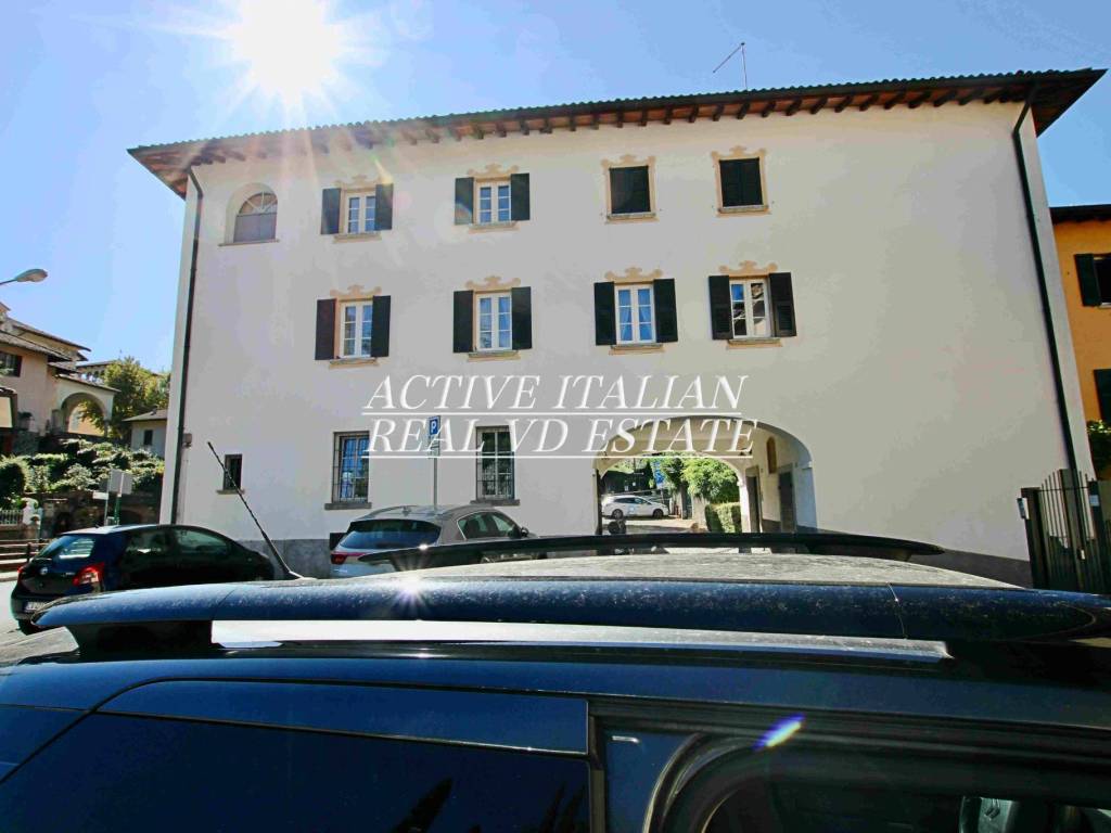 casa indipendente in vendita a Menaggio
