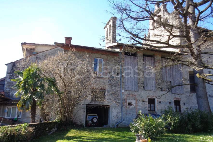 casa indipendente in vendita a Menaggio in zona Castello