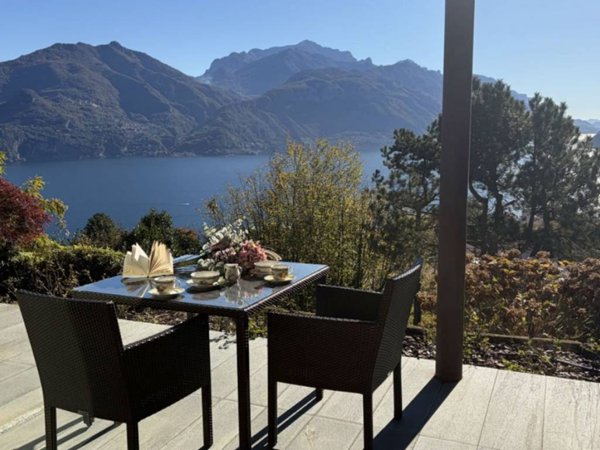 casa indipendente in vendita a Menaggio