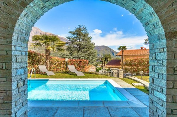 casa indipendente in vendita a Menaggio