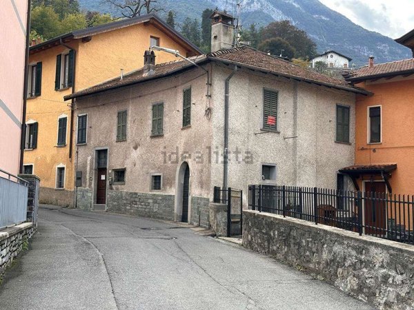 casa indipendente in vendita a Menaggio in zona Croce