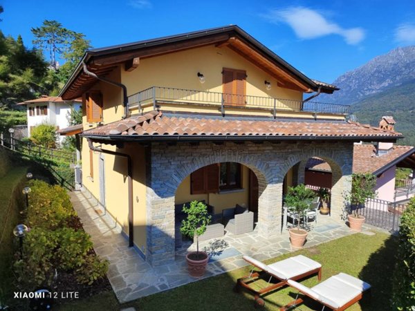 casa indipendente in vendita a Menaggio