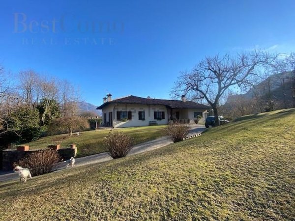 casa indipendente in vendita a Menaggio