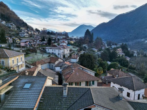 casa indipendente in vendita a Menaggio