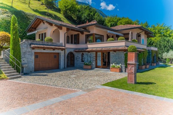 casa indipendente in vendita a Menaggio