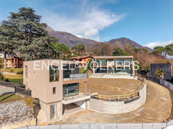 casa indipendente in vendita a Menaggio in zona Loveno