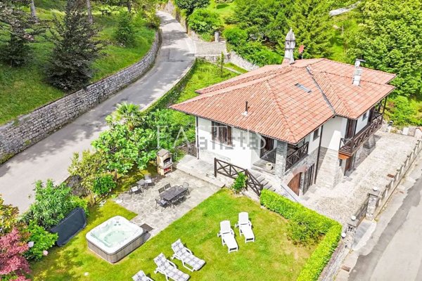 casa indipendente in vendita a Menaggio in zona Croce