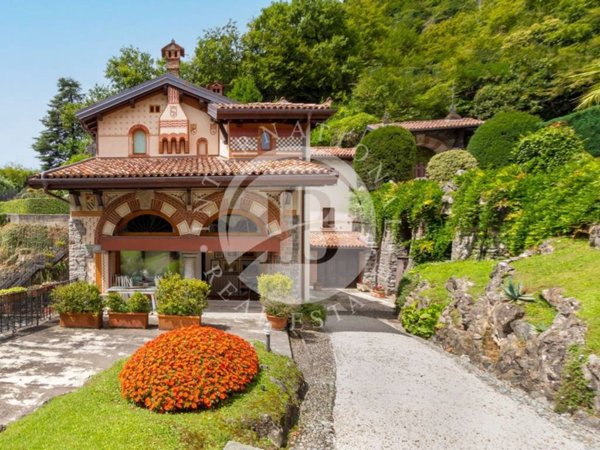 casa indipendente in vendita a Menaggio in zona Castello
