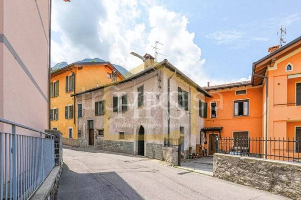 casa indipendente in vendita a Menaggio in zona Croce