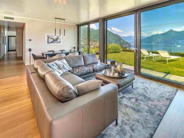 appartamento in vendita a Menaggio