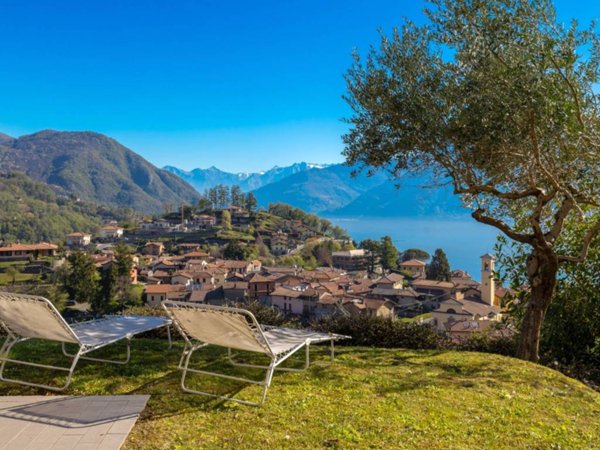 casa indipendente in vendita a Menaggio