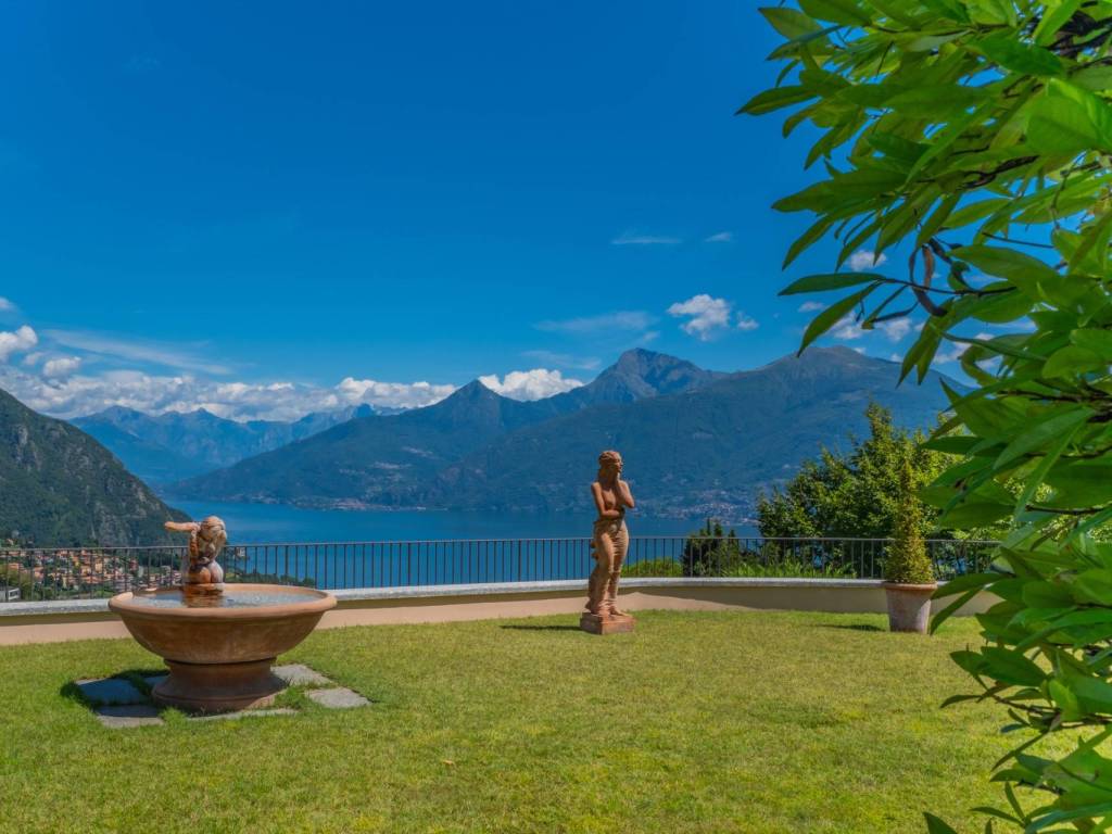 casa indipendente in vendita a Menaggio