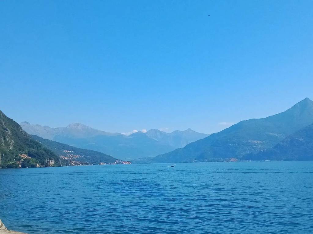 casa indipendente in vendita a Menaggio