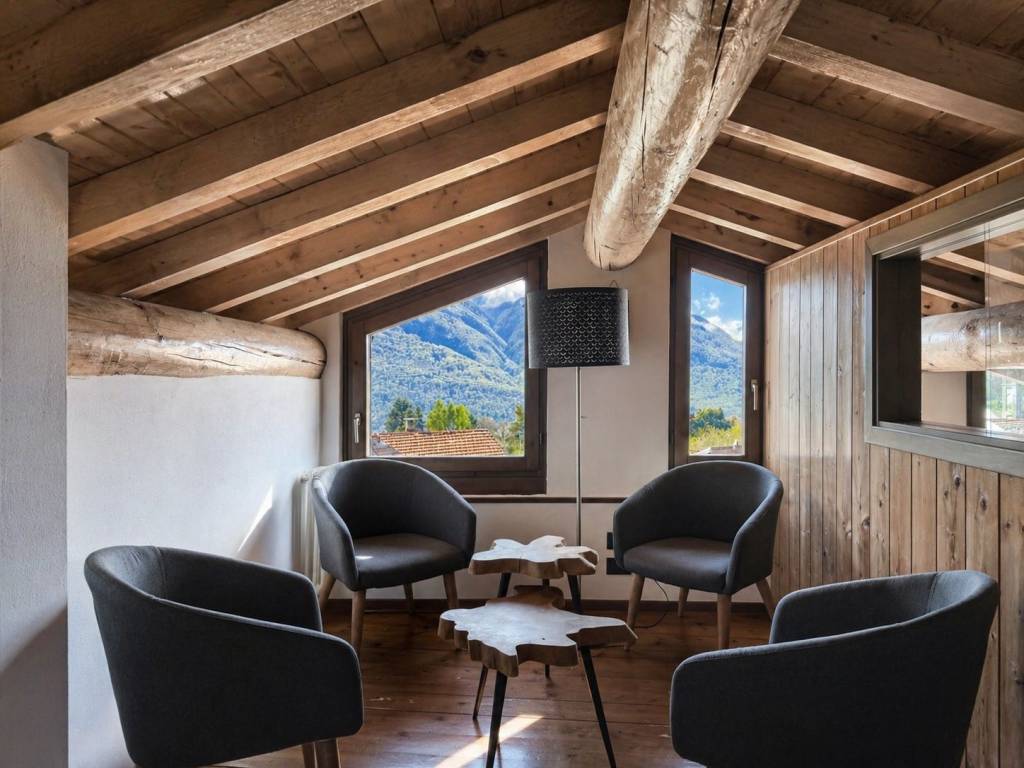 casa indipendente in vendita a Menaggio