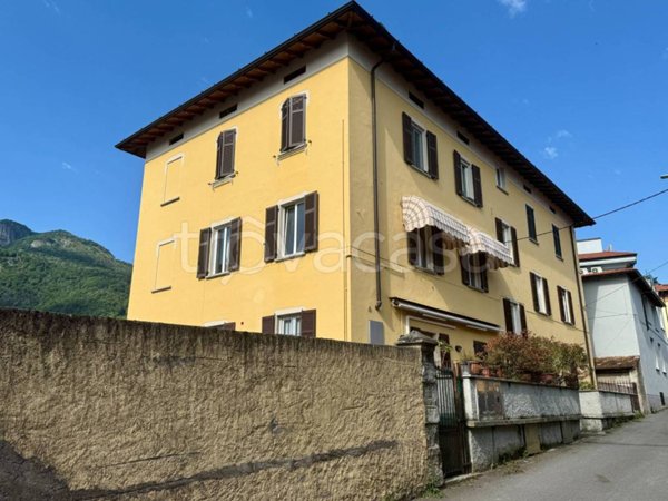 appartamento in vendita a Menaggio in zona Castello