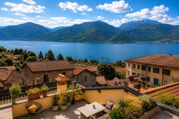 casa indipendente in vendita a Menaggio in zona Loveno