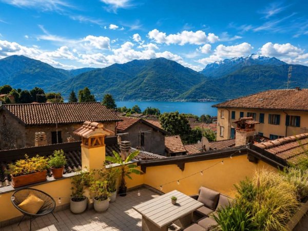 casa indipendente in vendita a Menaggio in zona Loveno
