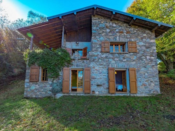 casa indipendente in vendita a Menaggio