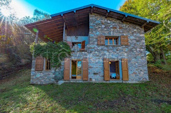 casa indipendente in vendita a Menaggio in zona Fossato