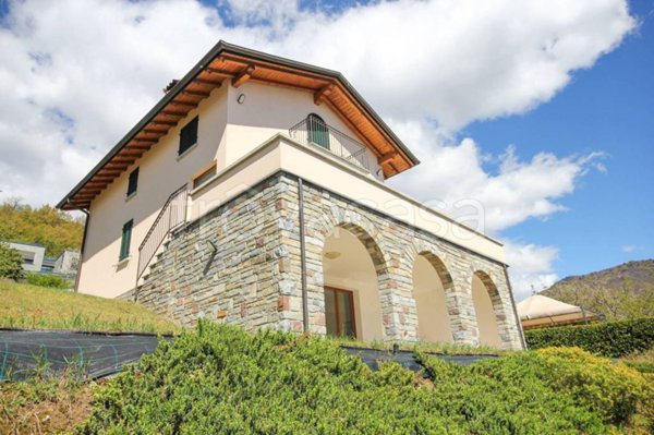 casa indipendente in vendita a Menaggio in zona Loveno