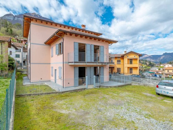 intera palazzina in vendita a Menaggio in zona Croce