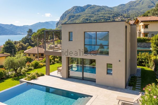 casa indipendente in vendita a Menaggio in zona Castello