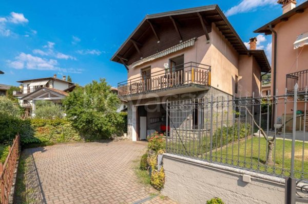 casa indipendente in vendita a Menaggio in zona Castello