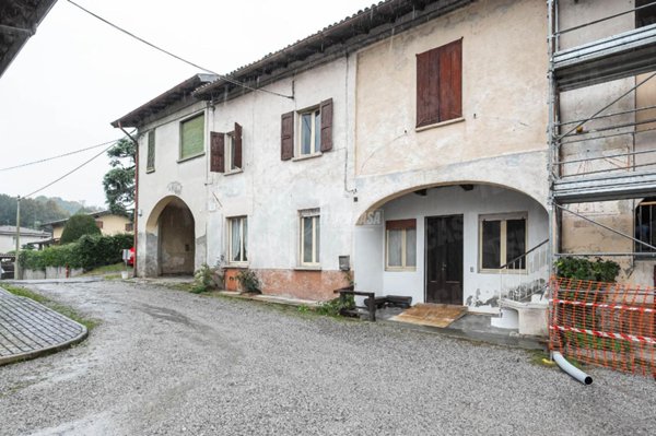 appartamento in vendita a Merone