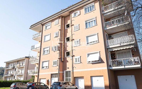 appartamento in vendita a Merone
