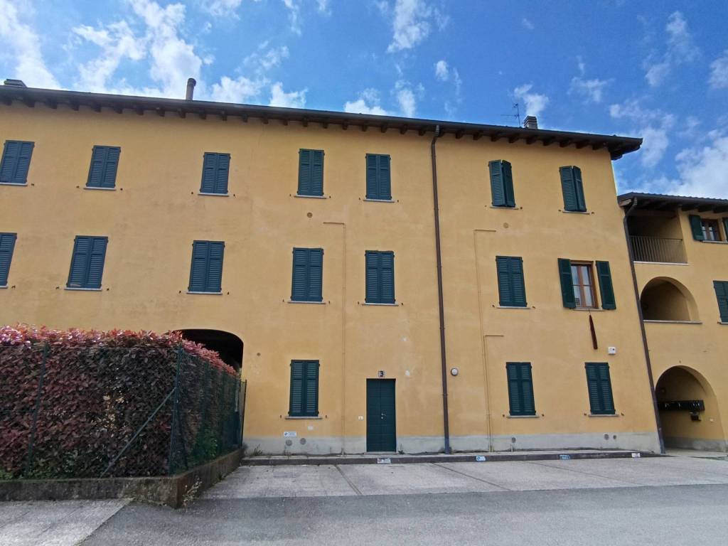 appartamento in vendita a Merone