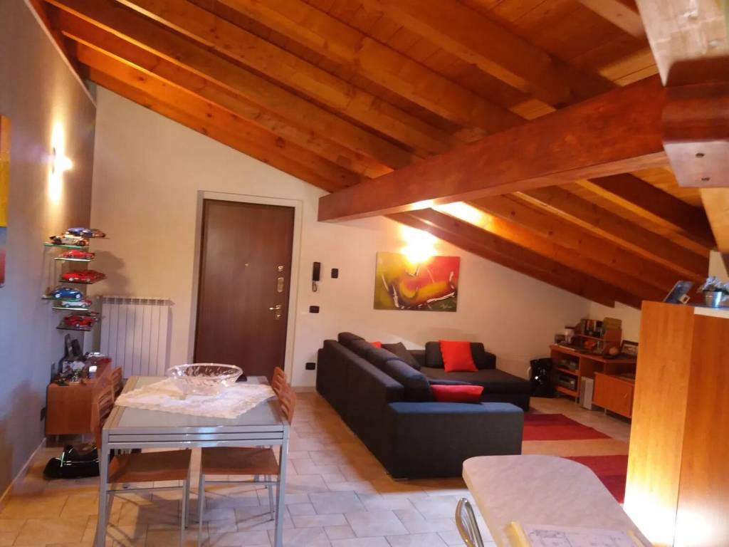 appartamento in vendita a Merone