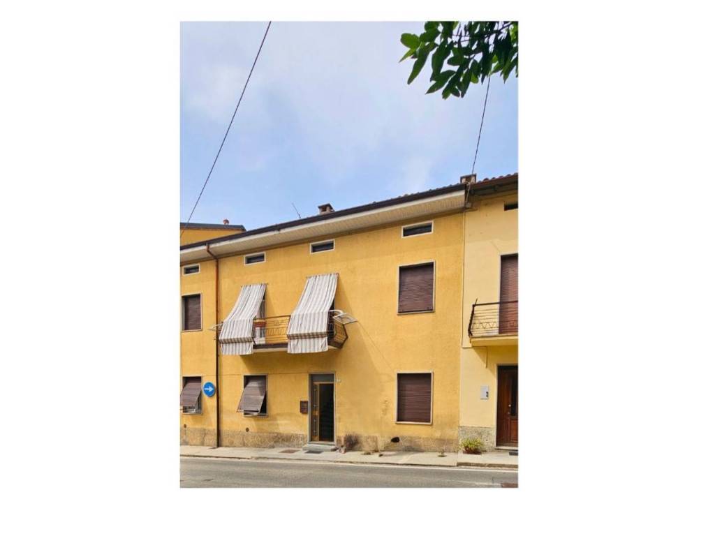 casa indipendente in vendita a Merone