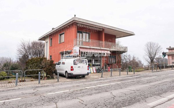 casa indipendente in vendita a Merone