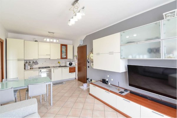 appartamento in vendita a Merone