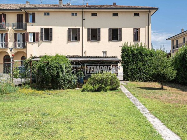 appartamento in vendita a Merone