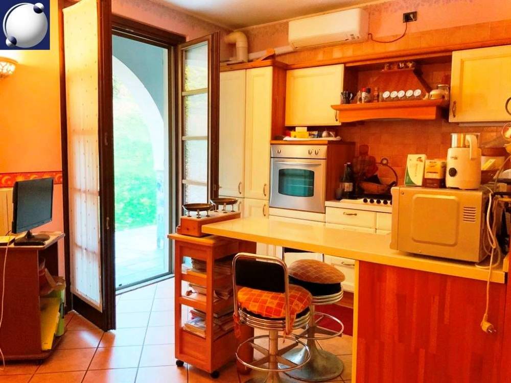 appartamento in vendita a Merone