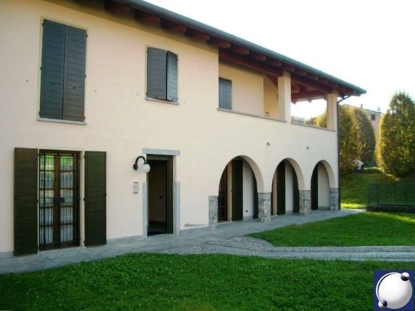 appartamento in vendita a Merone