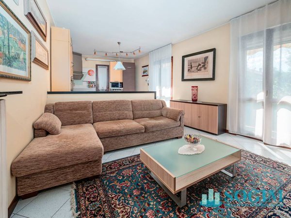 casa indipendente in vendita a Merone