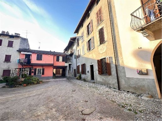 appartamento in vendita a Merone