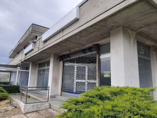 ufficio in vendita a Merone