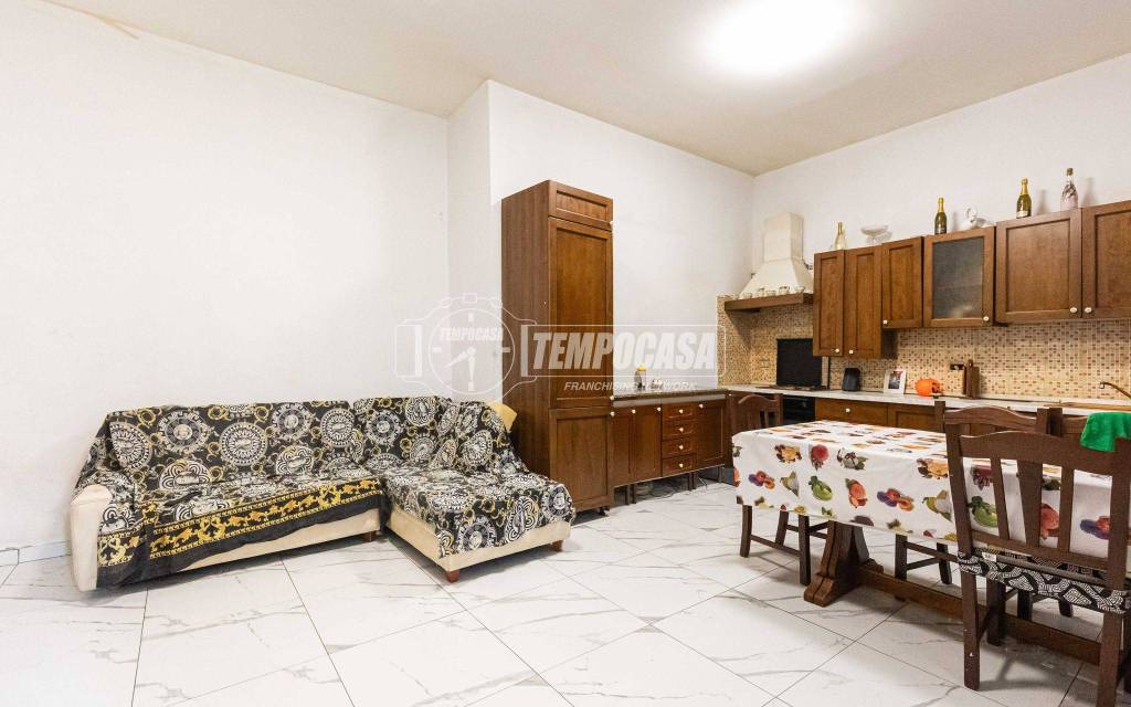 appartamento in vendita a Merone