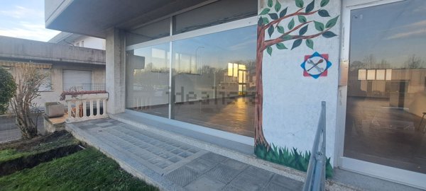 casa semindipendente in vendita a Merone