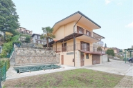 casa indipendente in vendita a Merone